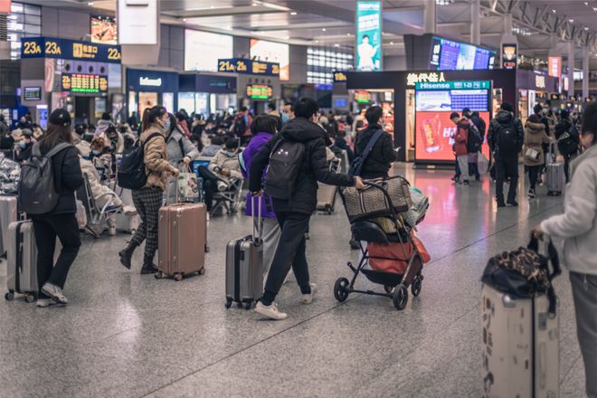 传染病高发春运路上如何防病？j9九游会真人游戏第一呼吸道(图2)